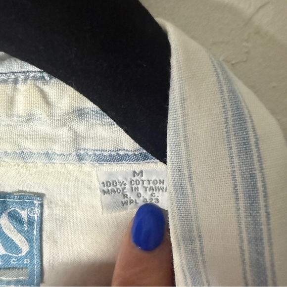 Vintage 90's Levi's Classic Blue and White Striped Casual Shirt button down - Picture 6 of 9